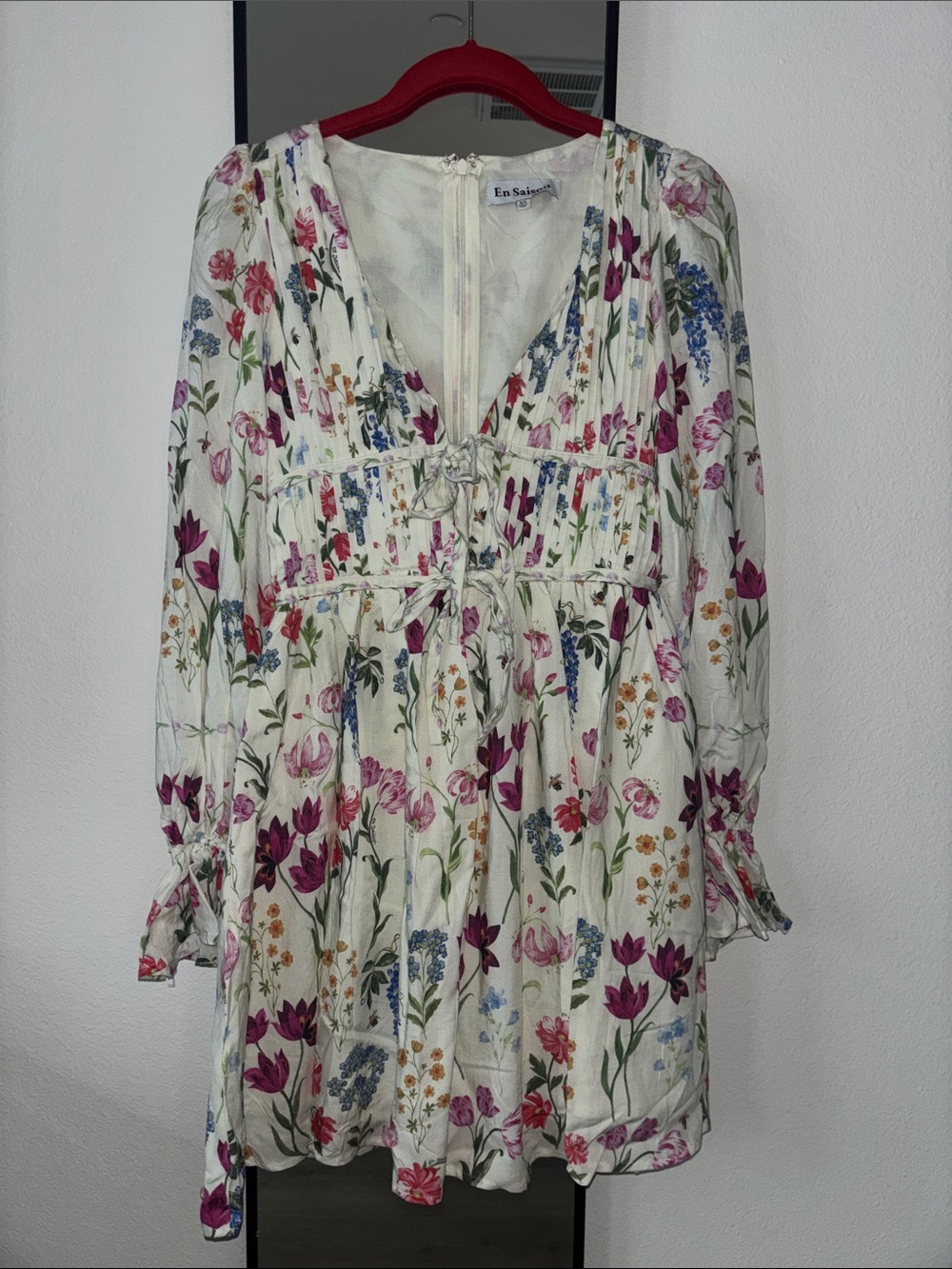 Brand New En Saison Cream Floral V-Neck Long Sleeve Mini Dress